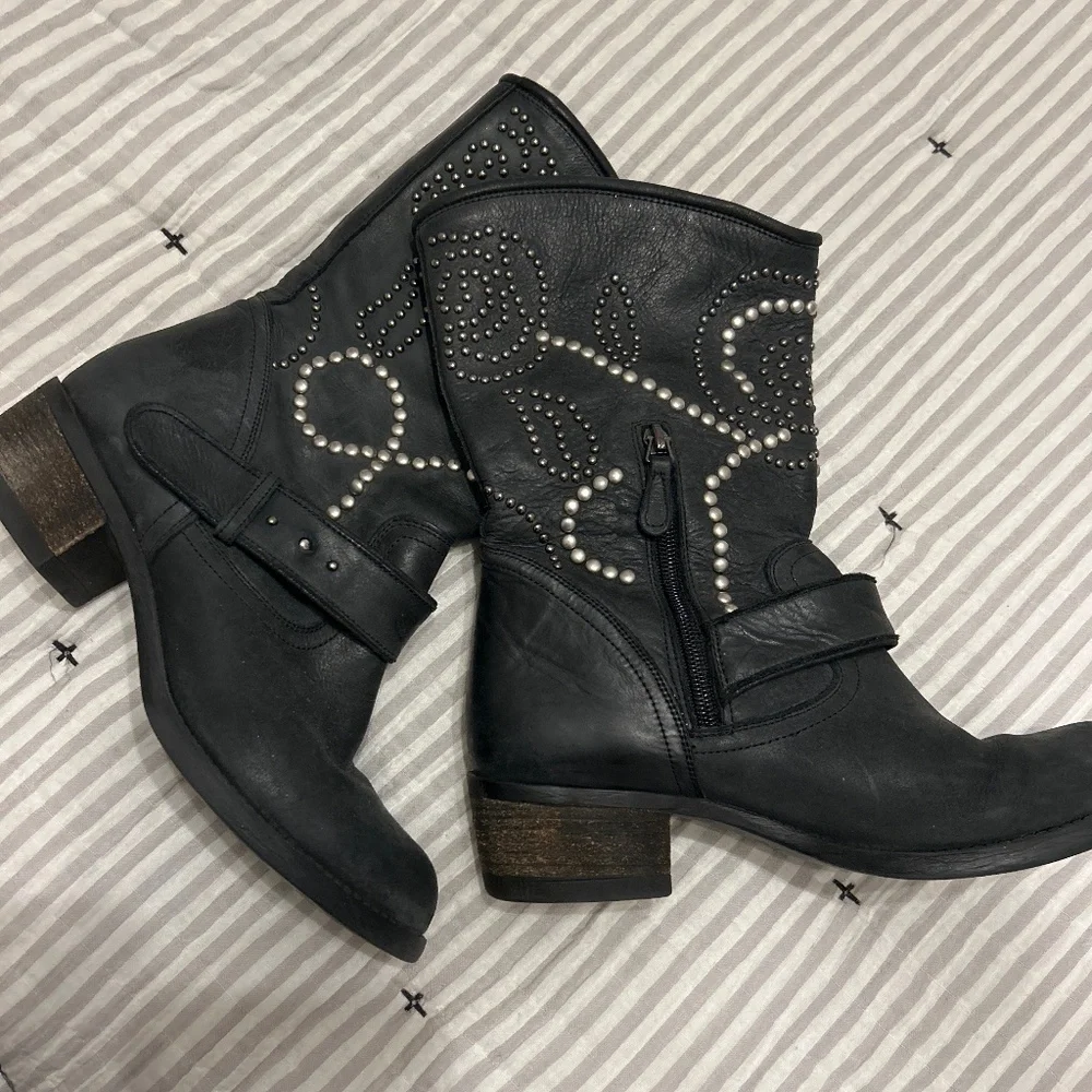 Guess studded boots - Picture 1 of 2